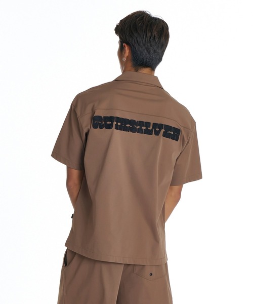 Quiksilver(クイックシルバー)の「QUIKSILVER メンズ SIGN OPEN SHIRT 半袖シャツ 接触冷感 速乾 UPF50+ 4WAYストレッチ<NATURE TECH>【2026年夏モデル】(シャツ/ブラウス・メンズ・ブラック/ブラウン系その他2/ブラウン系その他・LARGE/MEDIUM/X-LARGE)」の7枚目の写真