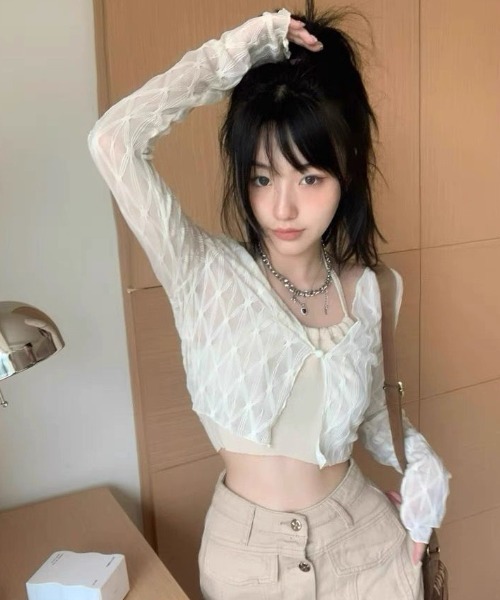 AVYL（アヴィル）の「ショート丈カーディガン（カーディガン/ボレロ・レディース・ブラック/オフホワイト・M）」の3枚目の写真