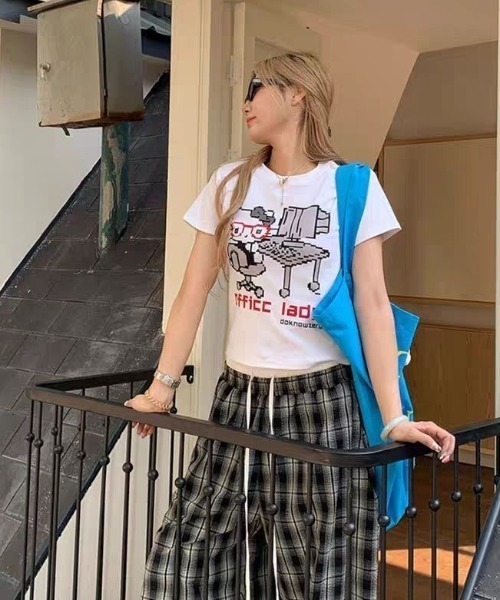 AVYL(アヴィル)の「ウエスト配色デザインワイドチェックバギーパンツ(その他パンツ・レディース・ブラック・M)」の5枚目の写真