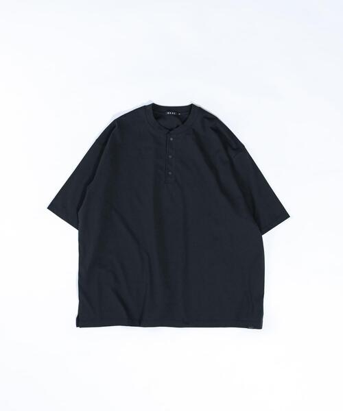 EKAL(エカル)の「『UR TECH ひやサラクール』ヘンリーネックショートスリーブTシャツ(Tシャツ/カットソー・メンズ・ブラック/ネイビー/チャコールグレー・MEDIUM/LARGE)」の2枚目の写真