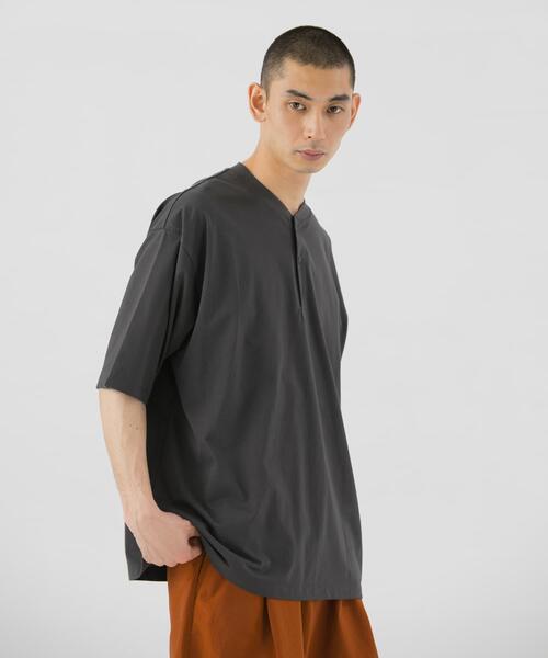 EKAL(エカル)の「『UR TECH ひやサラクール』ヘンリーネックショートスリーブTシャツ(Tシャツ/カットソー・メンズ・ブラック/ネイビー/チャコールグレー・MEDIUM/LARGE)」の12枚目の写真
