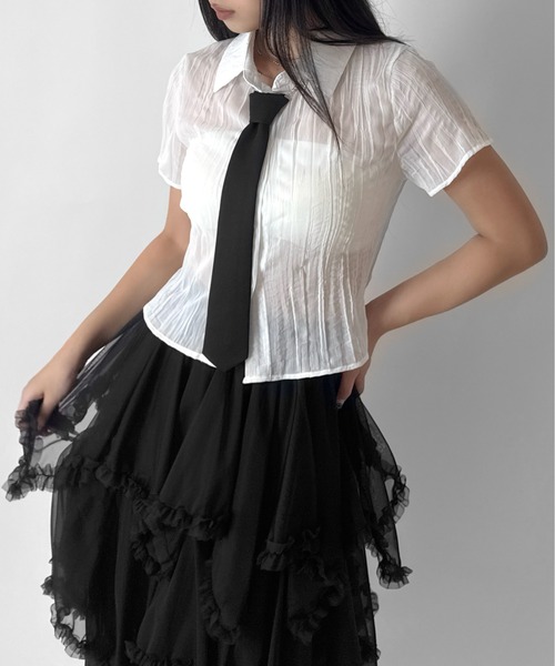 LVEU.(ラブユ.)の「【LVEU.】シースルー半袖シャツ / トップス 半袖 シースルー シャツ クロップド シアー ZOZOTOWN限定(シャツ/ブラウス・レディース・ホワイト/ブラック・FREE)」の2枚目の写真
