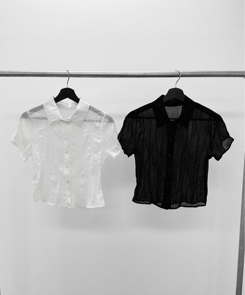 LVEU.(ラブユ.)の「【LVEU.】シースルー半袖シャツ / トップス 半袖 シースルー シャツ クロップド シアー ZOZOTOWN限定(シャツ/ブラウス・レディース・ホワイト/ブラック・FREE)」の3枚目の写真