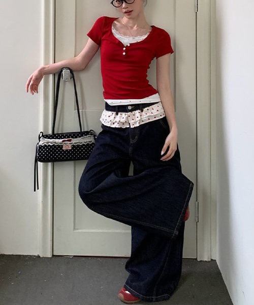 HALEY PESCA(ヘーリーペスカ)の「HALEY PESCA/ドットフェイクレイヤード レースヘンリーネックトップス(Tシャツ/カットソー・レディース・レッド・MEDIUM/SMALL)」の5枚目の写真