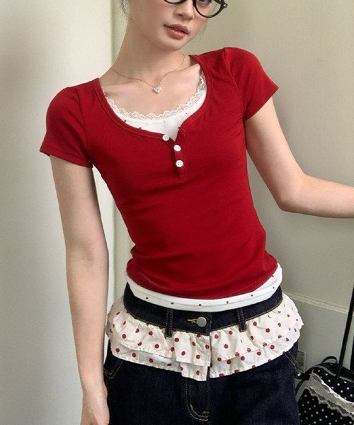HALEY PESCA(ヘーリーペスカ)の「HALEY PESCA/ドットフェイクレイヤード レースヘンリーネックトップス(Tシャツ/カットソー・レディース・レッド・MEDIUM/SMALL)」の9枚目の写真