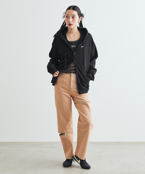 NIKE(ナイキ)の「《セットアップ対応商品》ナイキ Studio Fleece ライトウェイト ウィメンズ オーバーサイズド フルジップ パーカー / Nike Studio Fleece Lightweight Women's Oversized Full-Zip Hoodie IM8109-001 Total Black(パーカー・レディース・ブラック系その他2・L/M/S/XL/XS)」の5枚目の写真