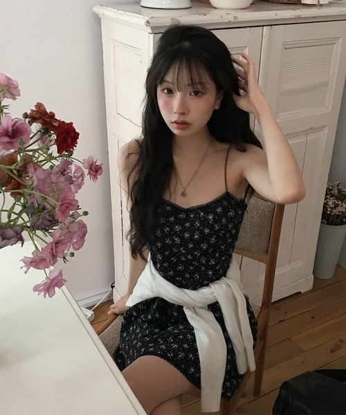leune(ルネ)の「小花柄キャミワンピース(ワンピース・レディース・ブラック/アイボリー・FREE)」の12枚目の写真