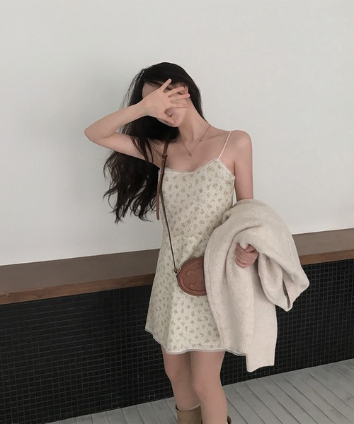leune（ルネ）の「小花柄キャミワンピース（ワンピース・レディース・ブラック/アイボリー・FREE）」の5枚目の写真