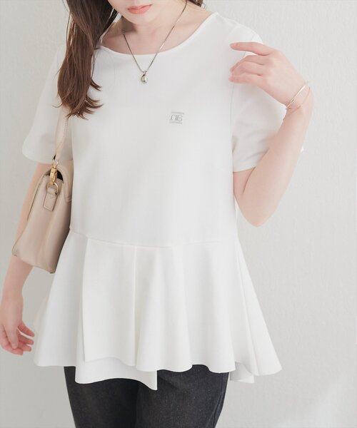 natural couture(ナチュラルクチュール)の「ちびロゴ刺繍ペプラムT(Tシャツ/カットソー・レディース・ネイビー/イエロー/ピンク/オフホワイト・FREE)」の5枚目の写真