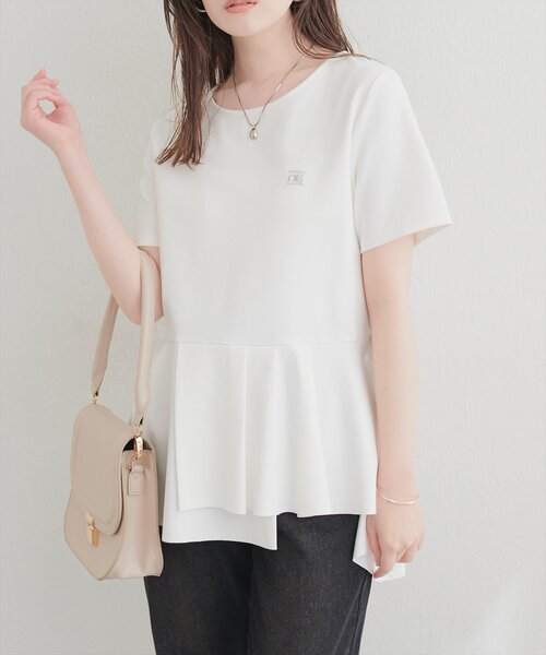 natural couture(ナチュラルクチュール)の「ちびロゴ刺繍ペプラムT(Tシャツ/カットソー・レディース・ネイビー/イエロー/ピンク/オフホワイト・FREE)」の6枚目の写真