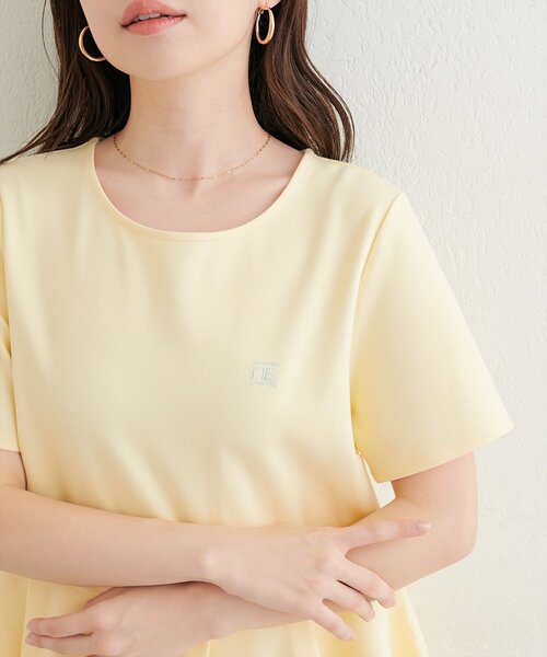 natural couture(ナチュラルクチュール)の「ちびロゴ刺繍ペプラムT(Tシャツ/カットソー・レディース・ネイビー/イエロー/ピンク/オフホワイト・FREE)」の15枚目の写真