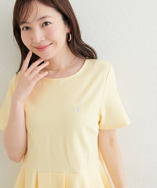 natural couture(ナチュラルクチュール)の「ちびロゴ刺繍ペプラムT(Tシャツ/カットソー・レディース・ネイビー/イエロー/ピンク/オフホワイト・FREE)」の16枚目の写真