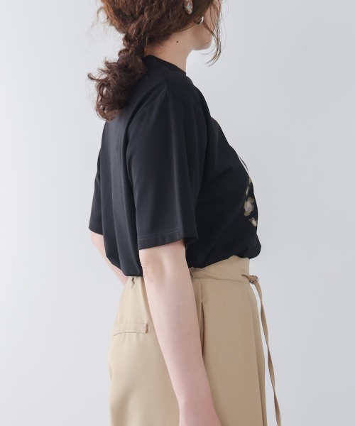 Bou Jeloud（ブージュルード）の「箔×レオパＴシャツ（Tシャツ/カットソー・レディース・オフホワイト/ブラック/グレイッシュベージュ・FREE）」の14枚目の写真