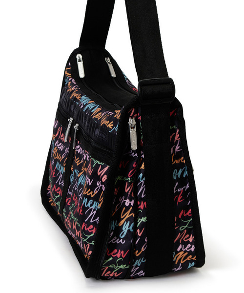 LeSportsac(レスポートサック)の「DELUXE EVERYDAY BAG NYCスクリプトブラック(ショルダーバッグ・レディース・ブラック・FREE)」の6枚目の写真
