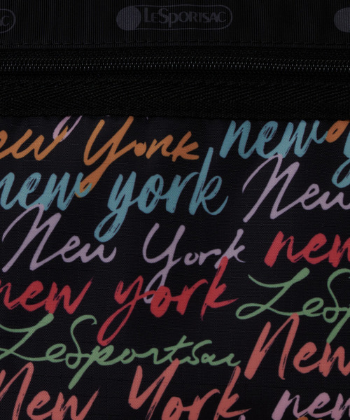 LeSportsac(レスポートサック)の「DELUXE EVERYDAY BAG NYCスクリプトブラック(ショルダーバッグ・レディース・ブラック・FREE)」の11枚目の写真