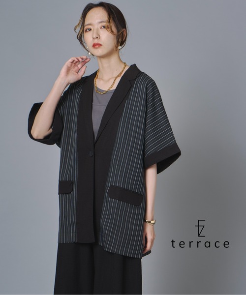 terrace(テラス)の「ヘリンボーンストライプ切替テーラードジャケット(テーラードジャケット・レディース・グレイッシュベージュ/ブラック/ブラウン/チャコール・FREE)」の1枚目の写真
