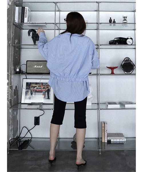CladdA(クラタ)の「back banding shirt(シャツ/ブラウス・レディース・ライトブルー・FREE)」の3枚目の写真