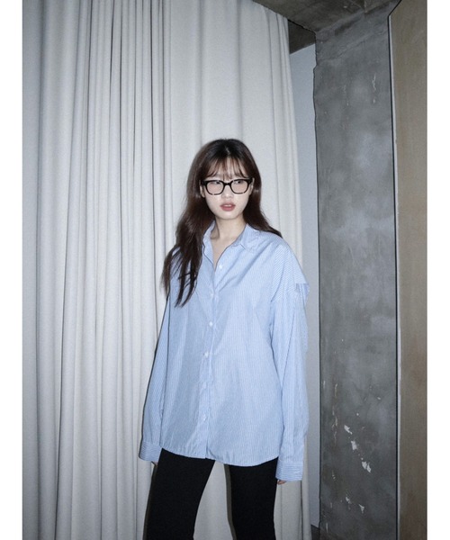 CladdA(クラタ)の「back banding shirt(シャツ/ブラウス・レディース・ライトブルー・FREE)」の5枚目の写真