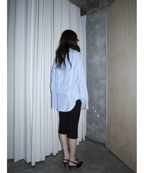 CladdA(クラタ)の「back banding shirt(シャツ/ブラウス・レディース・ライトブルー・FREE)」の6枚目の写真