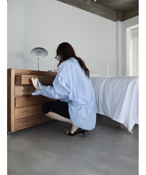 CladdA(クラタ)の「back banding shirt(シャツ/ブラウス・レディース・ライトブルー・FREE)」の8枚目の写真