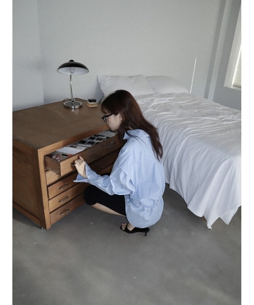 CladdA(クラタ)の「back banding shirt(シャツ/ブラウス・レディース・ライトブルー・FREE)」の12枚目の写真