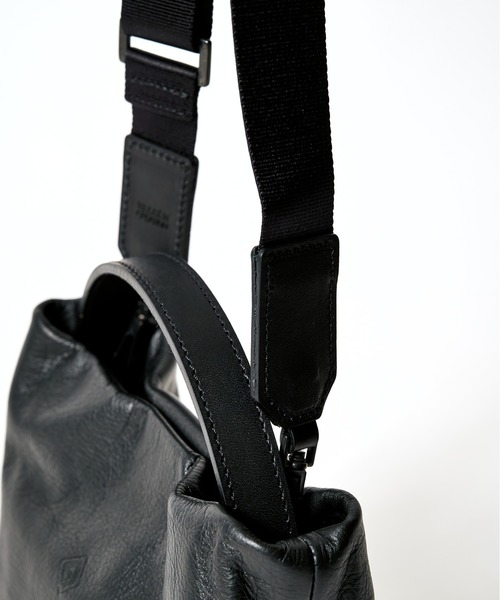 TESSEN CREATION(テッセンクリエーション)の「【TESSEN CREATION/テッセンクリエーション】BASIC POUCH S/ベーシックポーチS/ショルダーバッグ/撥水牛革(ショルダーバッグ・レディース・ブラック・FREE)」の9枚目の写真