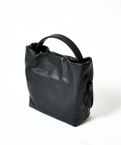 TESSEN CREATION(テッセンクリエーション)の「【TESSEN CREATION/テッセンクリエーション】BASIC POUCH S/ベーシックポーチS/ショルダーバッグ/撥水牛革(ショルダーバッグ・レディース・ブラック・FREE)」の3枚目の写真
