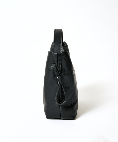 TESSEN CREATION(テッセンクリエーション)の「【TESSEN CREATION/テッセンクリエーション】BASIC POUCH S/ベーシックポーチS/ショルダーバッグ/撥水牛革(ショルダーバッグ・レディース・ブラック・FREE)」の4枚目の写真