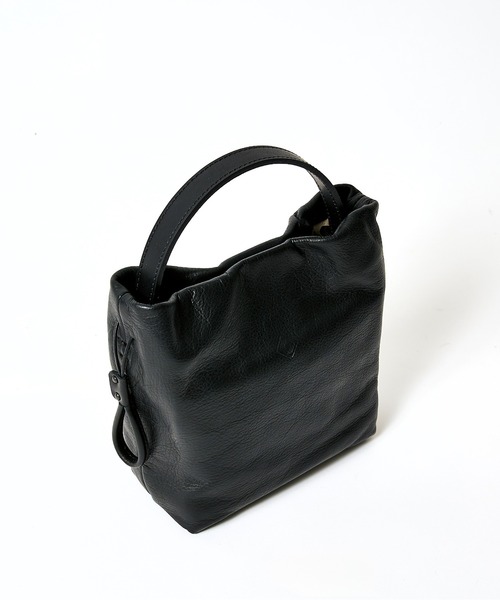 TESSEN CREATION(テッセンクリエーション)の「【TESSEN CREATION/テッセンクリエーション】BASIC POUCH S/ベーシックポーチS/ショルダーバッグ/撥水牛革(ショルダーバッグ・レディース・ブラック・FREE)」の5枚目の写真
