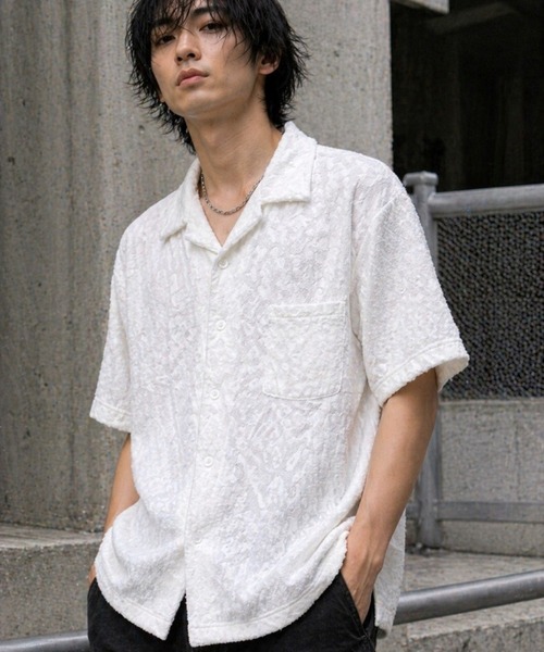 VIBGYOR(ヴィブジョー)の「【Bls】 【ZM】【Bling Leads】パイル生地 半袖レオパード柄シャツ(BL)(シャツ/ブラウス・メンズ・ホワイト/ブラック・LARGE/MEDIUM)」の1枚目の写真
