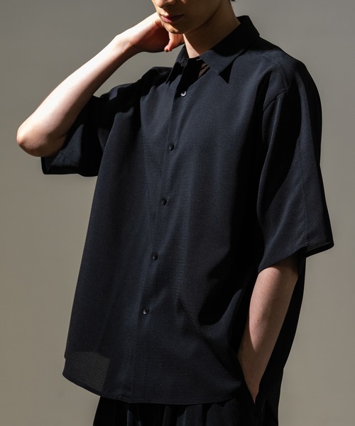 CITY TOKYO(シティトウキョウ)の「【CITY TOKYO/シティートーキョー】Cool-flex リラックスシャツ(シャツ/ブラウス・メンズ・カーキ/ブラック・1/2)」の2枚目の写真
