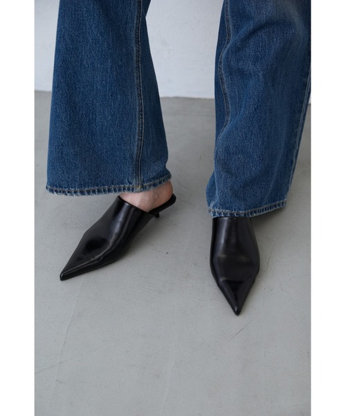 un/neu(アンノイ)の「ポインテッドトゥヒール(パンプス・レディース・ブラック/ブラウン・LARGE/MEDIUM/SMALL)」の5枚目の写真