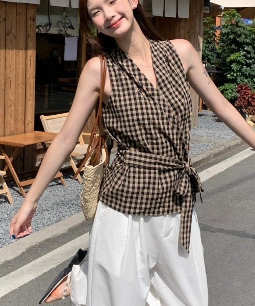 FAVORITO(ファヴォリート)の「前後結び2WAYウエストリボンチェック柄トップス(その他トップス・レディース・ブルー/ブラウン・F)」の14枚目の写真