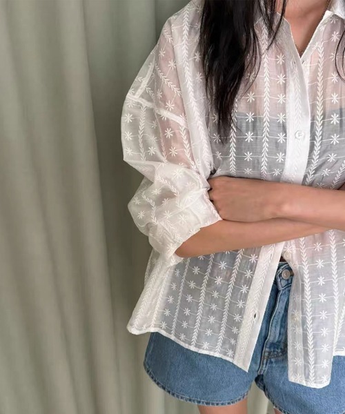 Girly Doll(ガーリードール)の「刺繍入りシアー長袖シャツ(シャツ/ブラウス・レディース・ブラック/ホワイト・FREE)」の5枚目の写真