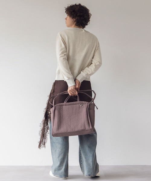 Out n About(アウトナバウト)の「キルティングトートバッグ【CHUFF/チャフ】M(トートバッグ・レディース・ブラウン/ライトブルー/ピンク/アイボリー/ブラック・FREE)」の12枚目の写真