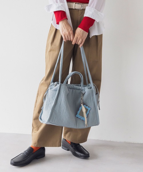 Out n About(アウトナバウト)の「キルティングトートバッグ【CHUFF/チャフ】M(トートバッグ・レディース・ブラウン/ライトブルー/ピンク/アイボリー/ブラック・FREE)」の8枚目の写真