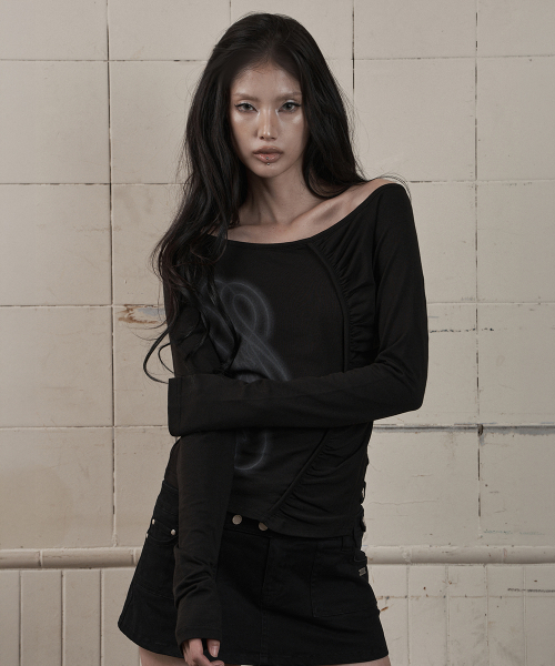 as you are(アズユーアー)の「ワンショルダー ショール リングロングスリーブ VLACK(Tシャツ/カットソー・レディース・その他・OS)」の2枚目の写真