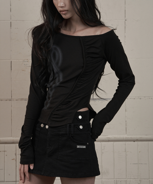 as you are(アズユーアー)の「ワンショルダー ショール リングロングスリーブ VLACK(Tシャツ/カットソー・レディース・その他・OS)」の3枚目の写真