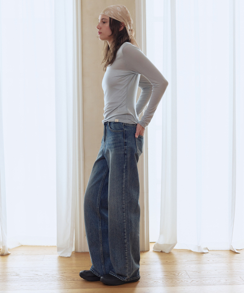 AFTERHOURS(アフターアワーズ)の「STRAIGHT DENIM PANTS (BLUE)(デニムパンツ・レディース・その他・SMALL)」の2枚目の写真