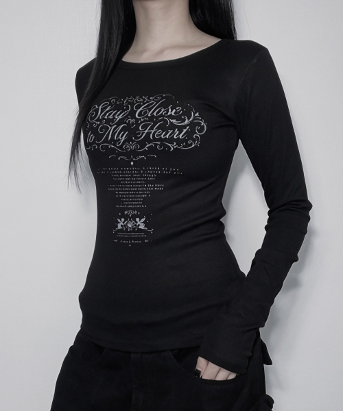 IZROOM(イズルーム)の「ステイ スリムフィット長袖トップス (BLACK)(Tシャツ/カットソー・レディース・その他・FREE)」の1枚目の写真