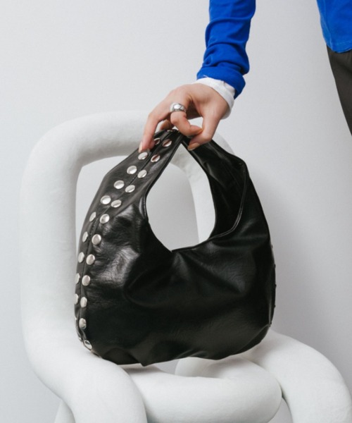 arholiday.standard(エーアールホリデースタンダード)の「Studded Round One-Shoulder Bag / スタッズラウンドワンショルダーバッグ(ショルダーバッグ・レディース・アイボリー系/ブラック・FREE)」の1枚目の写真
