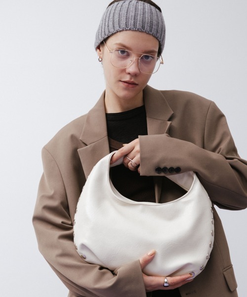 arholiday.standard(エーアールホリデースタンダード)の「Studded Round One-Shoulder Bag / スタッズラウンドワンショルダーバッグ(ショルダーバッグ・レディース・アイボリー系/ブラック・FREE)」の18枚目の写真