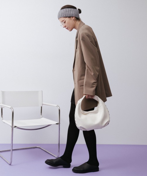 arholiday.standard(エーアールホリデースタンダード)の「Studded Round One-Shoulder Bag / スタッズラウンドワンショルダーバッグ(ショルダーバッグ・レディース・アイボリー系/ブラック・FREE)」の4枚目の写真