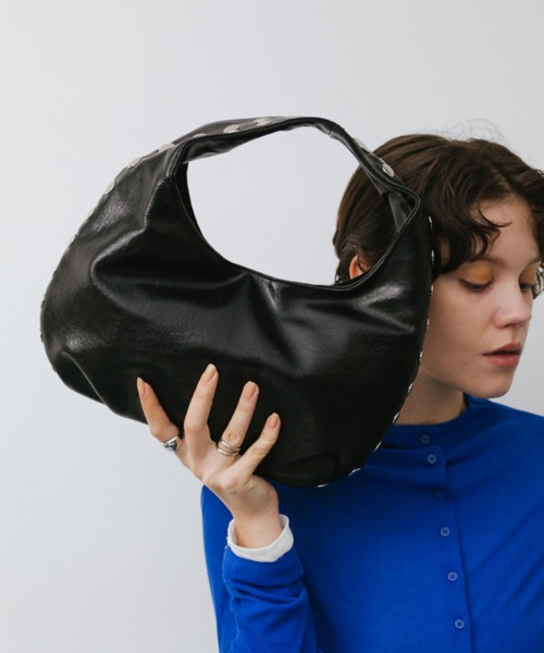 arholiday.standard(エーアールホリデースタンダード)の「Studded Round One-Shoulder Bag / スタッズラウンドワンショルダーバッグ(ショルダーバッグ・レディース・アイボリー系/ブラック・FREE)」の5枚目の写真