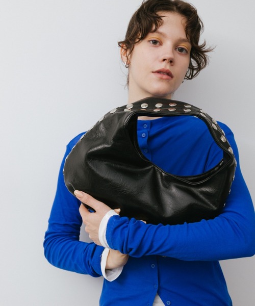 arholiday.standard(エーアールホリデースタンダード)の「Studded Round One-Shoulder Bag / スタッズラウンドワンショルダーバッグ(ショルダーバッグ・レディース・アイボリー系/ブラック・FREE)」の7枚目の写真