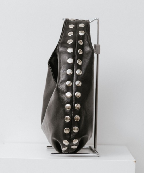 arholiday.standard(エーアールホリデースタンダード)の「Studded Round One-Shoulder Bag / スタッズラウンドワンショルダーバッグ(ショルダーバッグ・レディース・アイボリー系/ブラック・FREE)」の13枚目の写真