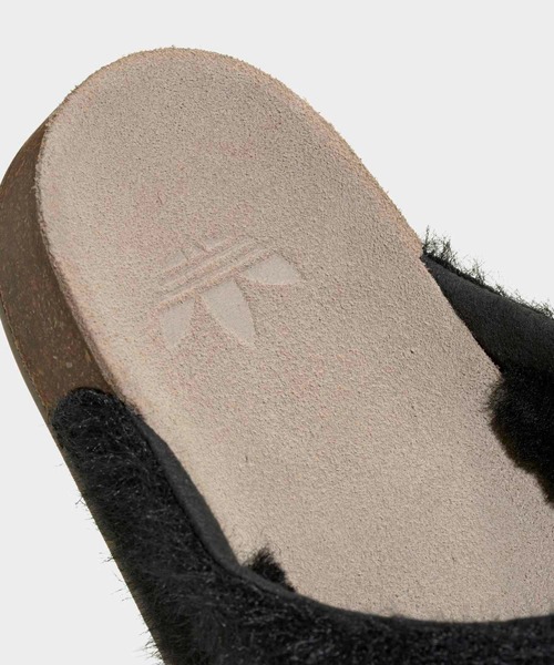 adidas(アディダス)の「アディミュール サンダル / ADIMULE SLIDES / アディダスオリジナルス adidas Originals(サンダル・レディース・ブラック・26.5cm/25.5cm/22.5cm/24.5cm/28.5cm/23.5cm/27.5cm)」の8枚目の写真