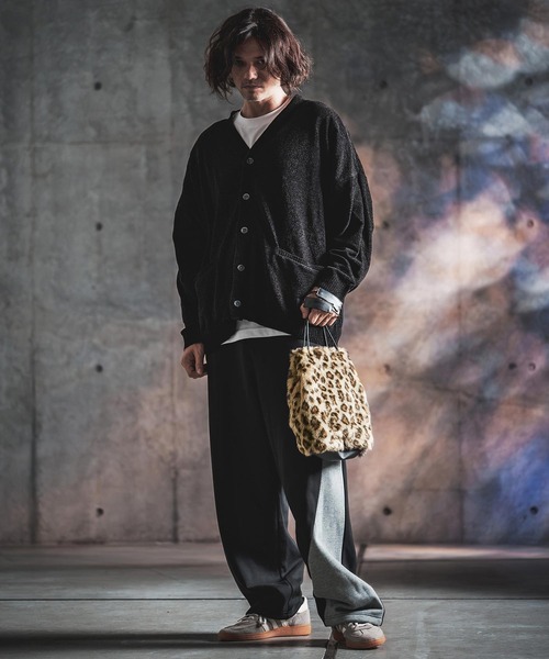 GLIMCLAP(グリムクラップ)の「mko13930-Leopard Faux Fur Drawstring Tote 巾着バッグ(212-030-gla-cg)(ショルダーバッグ・メンズ・ベージュ/グレー・FREE)」の6枚目の写真