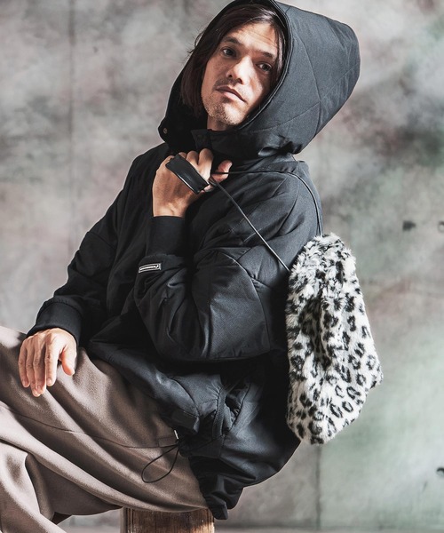 GLIMCLAP(グリムクラップ)の「mko13930-Leopard Faux Fur Drawstring Tote 巾着バッグ(212-030-gla-cg)(ショルダーバッグ・メンズ・ベージュ/グレー・FREE)」の7枚目の写真
