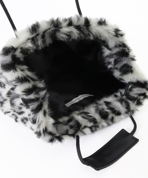 GLIMCLAP(グリムクラップ)の「mko13930-Leopard Faux Fur Drawstring Tote 巾着バッグ(212-030-gla-cg)(ショルダーバッグ・メンズ・ベージュ/グレー・FREE)」の19枚目の写真